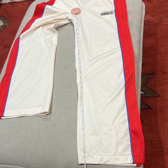 Adidas pants EUC - Picture 9 of 10
